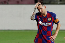 Jangan Biarkan Messi...