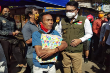 Senjata Makan Tuan,...
