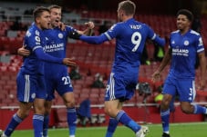 Jadi Pahlawan Leicester,...