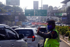 Bogor Perpanjang PSBB,...