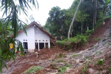 Hujan Deras Guyur Sukabumi,...