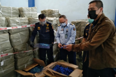 Bea Cukai Bongkar Peredaran...
