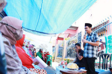 Warga Kelurahan Jongaya...