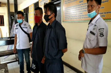 Edarkan Dolar AS Palsu,...