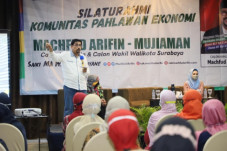 Beri Pelatihan Digital,...