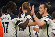 Gol Pertama Bale Dorong...