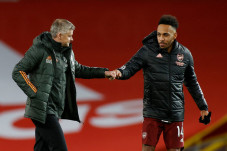 Biarkan MU Dihajar Arsenal,...