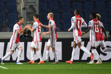Ajax Mengaku hanya Bawa...