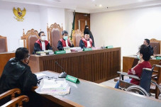 Terdakwa Keterangan...