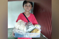 Bantu Ibu, Bocah Penghafal...