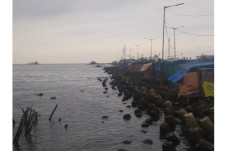Hanyut 3 Hari di Mampang,...