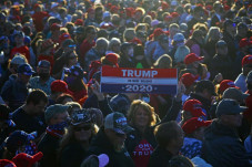 Trump Menang Lawan Biden,...
