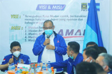 Ada Keluarga Pembesar...