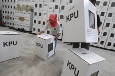 4.049 Kotak Suara untuk...