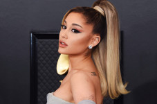Ariana Grande Ungkap...