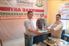 Petahana di Kabupaten...