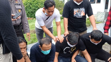 8 Orang Ditetapkan Tersangka...