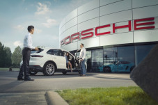 Lama Bener, Porsche...