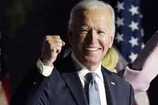 Menang di Wisconsin,...