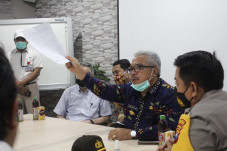 Dialog Warga dan PT...