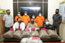 10 Kg Ganja Kering Asal...