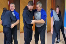 Viral Video Khabib Bergulat...