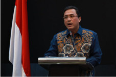 Ketum PBSI Agung Firman...