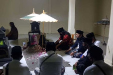 Ziarah ke Makam Ibunda...