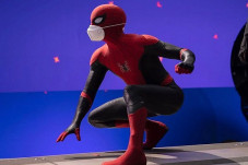 Spider-Man Muncul dengan...