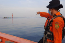 Tim SAR Cari ABK KM...