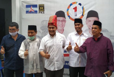 PKS : Kita Harus Lawan...
