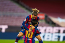 Dalam 45 Menit, Messi...