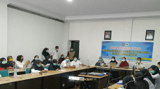 Tenaga Kesehatan di...