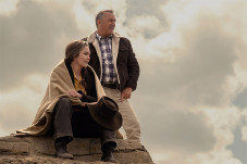 Kevin Costner Duet bareng...