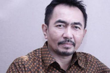 Gatot Brajamusti Tinggalkan...