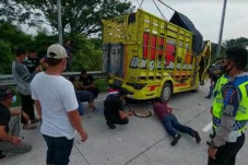 Truk Pengangkut Sabu...