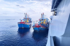 Kapal Perang KRI Kerambit–627...