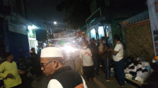 Sambut Habib Rizieq,...