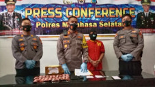 Pria Ini Diciduk Saat...