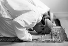 Perbanyak Shalat dan...