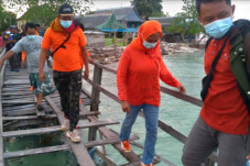 Ketemu Anir, Warga Curhat...