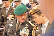 Akan Terima Bintang...