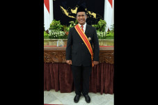 Raih Bintang Mahaputra,...