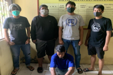 Dua Pencuri Spesialis...