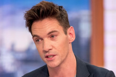 Aktor Jonathan Rhys...