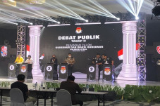 Debat Sesi II, Olly-Steven...