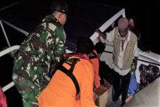Ambulance Laut Pembawa...
