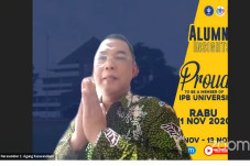 Dihadapan Mahasiswa,...
