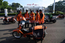 Bos PT Pos Ungkap Tantangan...