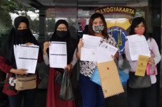 Tilep Uang Arisan Berkedok...